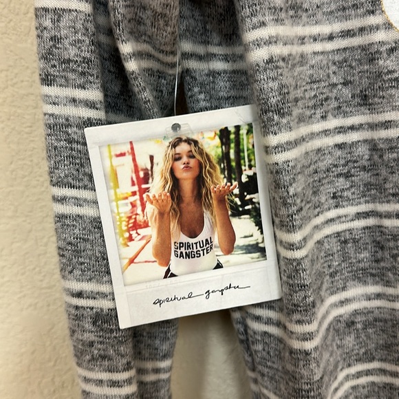 Spiritual Gangster NWT Good Vibes Only graphic Gray Sweatshirt Size XS - Picture 4 of 5